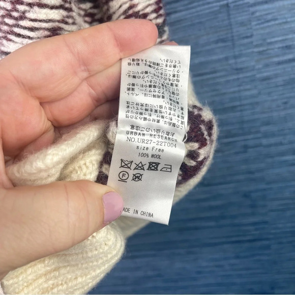 Urban Research‎ 100% Wool Southwestern Style Pull Over Vest - Picture 5 of 7